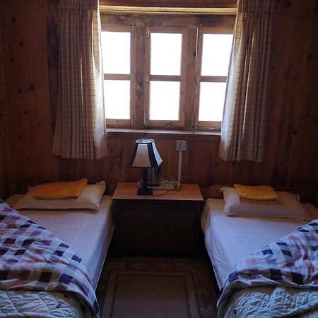 Lukla Himalaya Lodge Exterior photo