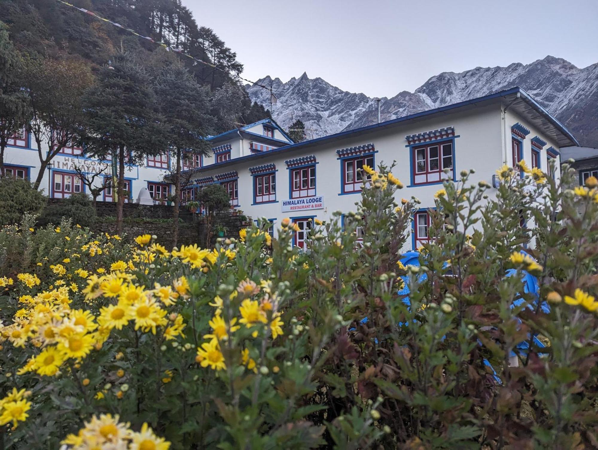 Lukla Himalaya Lodge Exterior photo